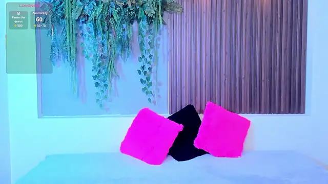 AmyBarton02 online show from September 20, 2025, 3:28 pm