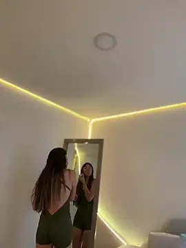 Snapshot of AmmyCollinsW chatting on December 16, 2025, 9:41 pm AmmyCollinsW online show from December 16, 2025, 9:41 pm