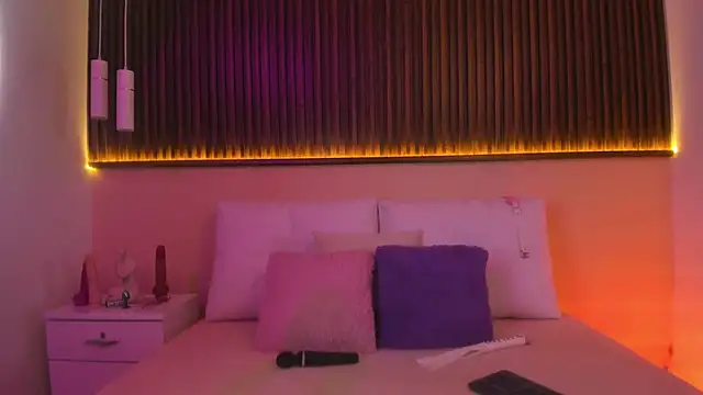 Snapshot of Liz_grey_ chatting on November 29, 2025, 4:56 am Liz grey online show from November 29, 2025, 4:56 am