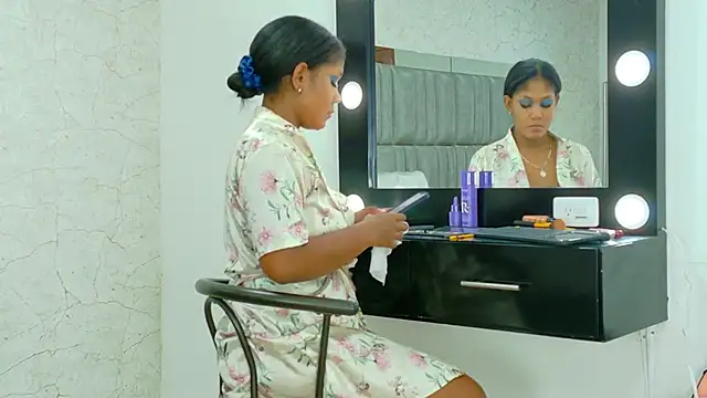 AlisonJaimes online show from October 29, 2025, 12:37 pm