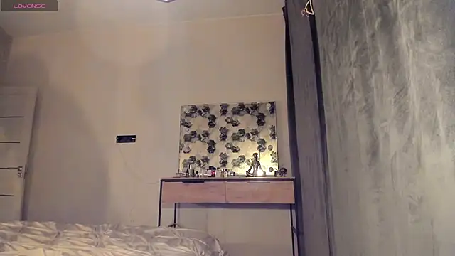 Selena Rase online show from February 9, 2026, 4:05 pm