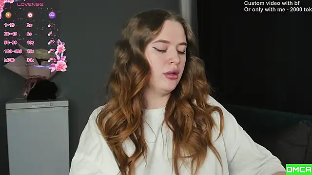 Snapshot of Pinku_kitsune chatting on February 15, 2026, 7:51 am Pinku kitsune online show from February 15, 2026, 7:51 am