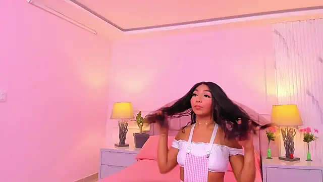 HaileeRoberts online show from September 11, 2025, 12:38 pm