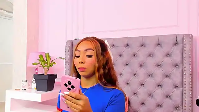 HaileeRoberts online show from February 7, 2026, 12:24 pm