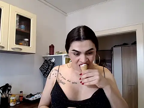 Dulce hot 23  online show from May 10, 2026, 3:03 pm