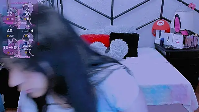 Snapshot of AlanaLuck chatting on November 22, 2025, 7:24 pm AlanaLuck online show from November 22, 2025, 7:24 pm