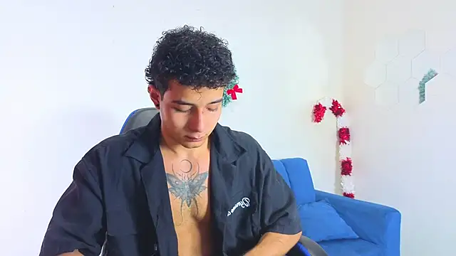 Snapshot of Demitryo chatting on December 17, 2025, 4:28 am Demitryo online show from December 17, 2025, 4:28 am