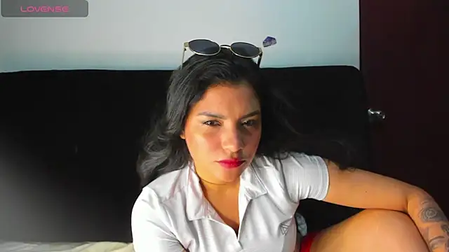 lolaa staars online show from May 13, 2026, 9:00 pm