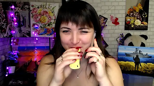 Darina M  online show from December 5, 2025, 8:24 am