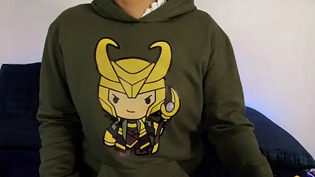 Snapshot of Elliee_ chatting on December 5, 2025, 12:37 pm Elliee online show from December 5, 2025, 12:37 pm