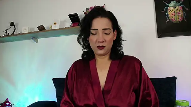 Snapshot of Elliee_ chatting on June 11, 2026, 12:35 pm Elliee online show from June 11, 2026, 12:35 pm