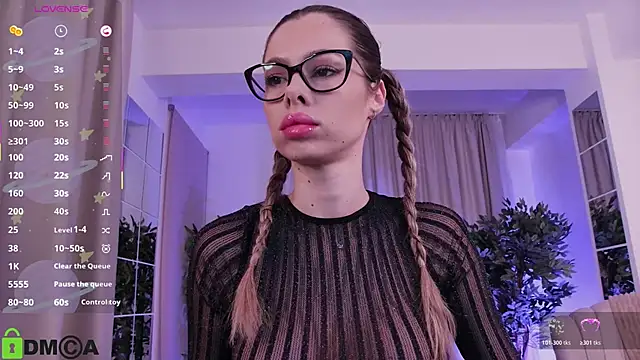 Snapshot of AllenaMoon chatting on February 3, 2026, 8:14 pm AllenaMoon online show from February 3, 2026, 8:14 pm