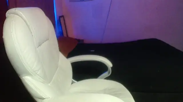 Snapshot of Iruma_fat_dick777 chatting on February 3, 2025, 10:11 pm Iruma fat dick777 online show from February 3, 2025, 10:11 pm