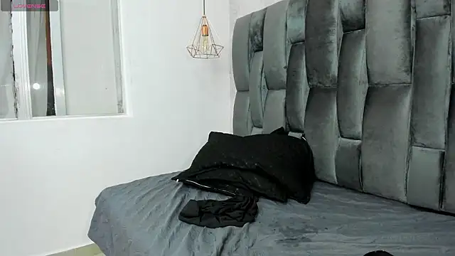 Wendy-lovee online show from March 19, 2026, 2:33 am