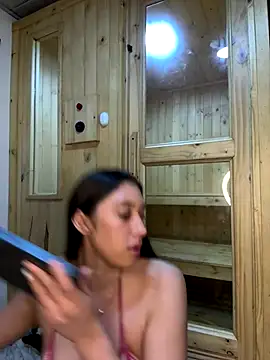 Snapshot of Barbielatinas chatting on October 14, 2025, 3:40 am Barbielatinas online show from October 14, 2025, 3:40 am