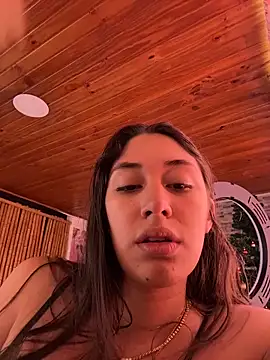 Snapshot of Barbielatinas chatting on December 14, 2025, 6:35 pm Barbielatinas online show from December 14, 2025, 6:35 pm