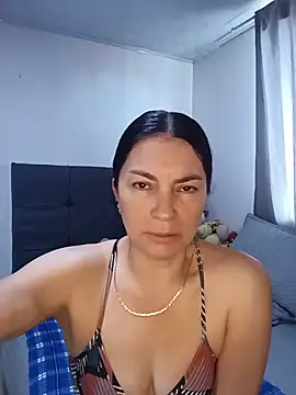 Snapshot of renata_hot1 chatting on June 19, 2026, 6:47 pm renata hot1 online show from June 19, 2026, 6:47 pm