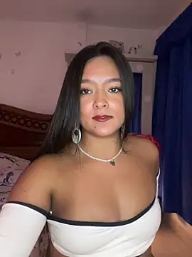 cristina1800 online show from May 13, 2026, 3:46 am