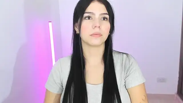 Natasha su  online show from November 18, 2025, 8:23 pm