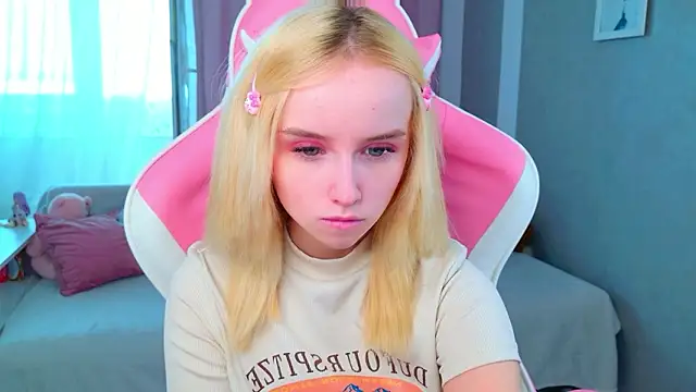 b4by LoL1 online show from February 28, 2026, 8:36 am