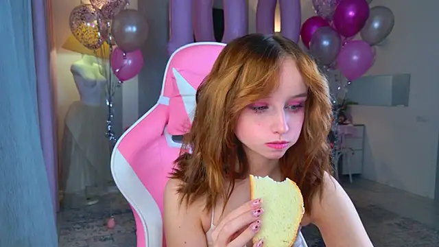 b4by LoL1 online show from November 22, 2025, 12:59 pm