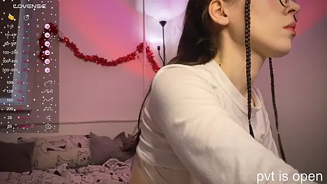 Snapshot of passiondesire_ chatting on December 22, 2025, 8:58 am passiondesire online show from December 22, 2025, 8:58 am