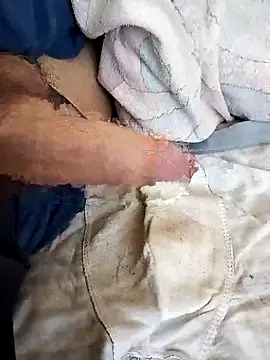 Snapshot of Grig1982 chatting on October 31, 2025, 7:27 am Grig1982 online show from October 31, 2025, 7:27 am