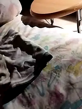 Snapshot of Grig1982 chatting on October 28, 2025, 5:01 pm Grig1982 online show from October 28, 2025, 5:01 pm