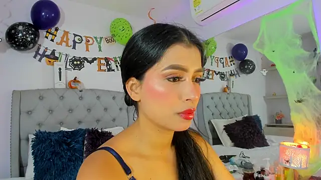 Snapshot of TianaReedd chatting on October 21, 2025, 12:26 pm TianaReedd online show from October 21, 2025, 12:26 pm