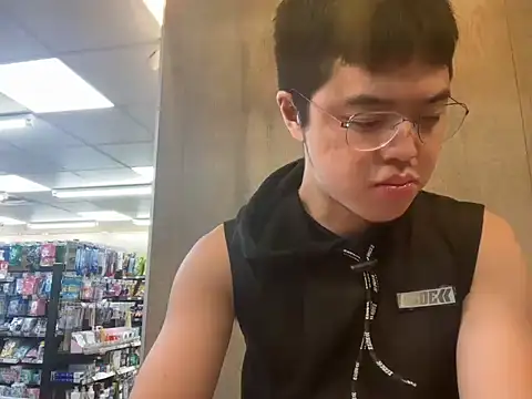 TheDarkPrix online show from November 8, 2025, 5:16 pm