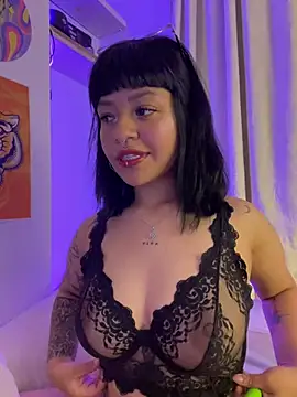 Snapshot of Ashley_Chriss chatting on March 20, 2025, 1:24 am Ashley Chriss online show from March 20, 2025, 1:24 am