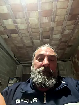 Snapshot of ros217 chatting on December 4, 2025, 9:47 pm ros217 online show from December 4, 2025, 9:47 pm