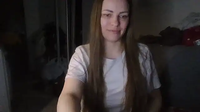 Snapshot of AnnaDiamond1 chatting on April 22, 2026, 10:49 pm AnnaDiamond1 online show from April 22, 2026, 10:49 pm