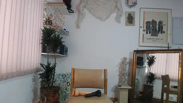 Siriss boyrag online show from September 27, 2025, 2:12 pm