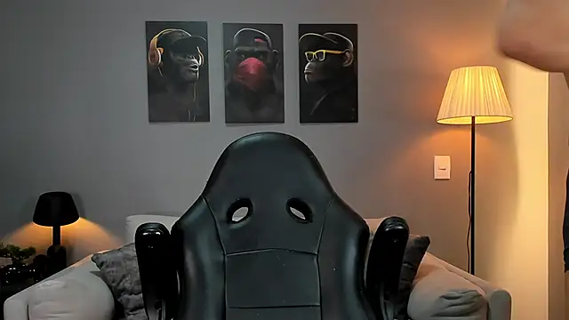 Snapshot of ApoloMakris chatting on December 1, 2025, 8:53 pm ApoloMakris online show from December 1, 2025, 8:53 pm