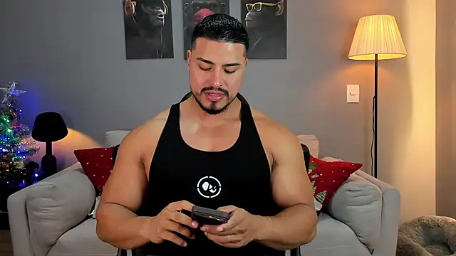 Snapshot of ApoloMakris chatting on December 5, 2025, 8:28 pm ApoloMakris online show from December 5, 2025, 8:28 pm