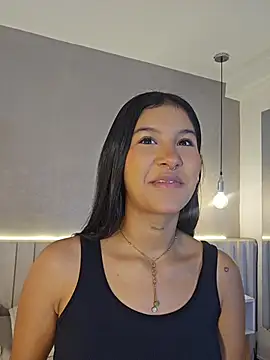 Snapshot of Aida_moreno chatting on May 2, 2026, 12:21 pm Aida moreno online show from May 2, 2026, 12:21 pm