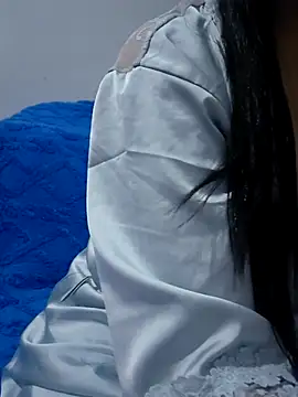 Snapshot of Liyan- chatting on April 11, 2026, 3:59 pm Liyan- online show from April 11, 2026, 3:59 pm