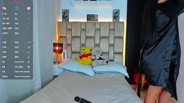 little sophie18 online show from February 19, 2026, 7:55 pm