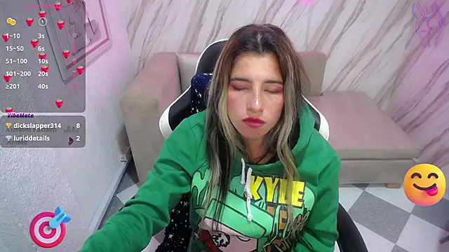 Snapshot of Valerie_b chatting on March 12, 2025, 9:12 am Valerie b online show from March 12, 2025, 9:12 am