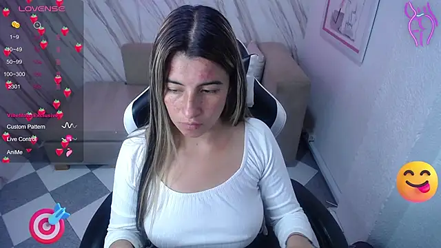 Snapshot of Valerie_b chatting on February 14, 2025, 9:13 am Valerie b online show from February 14, 2025, 9:13 am