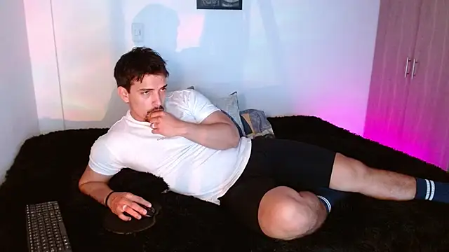 Ian Daviz online show from December 1, 2025, 8:53 pm