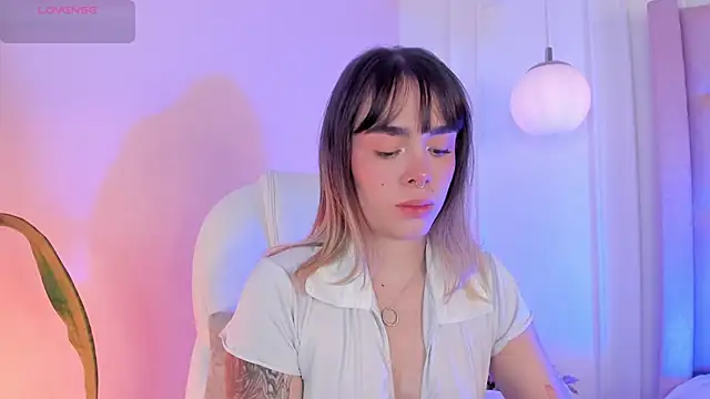 Snapshot of Lucy_Vega chatting on December 4, 2025, 3:49 am Lucy Vega online show from December 4, 2025, 3:49 am