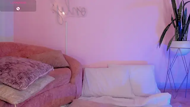 Snapshot of Lucy_Vega chatting on November 20, 2025, 4:02 am Lucy Vega online show from November 20, 2025, 4:02 am