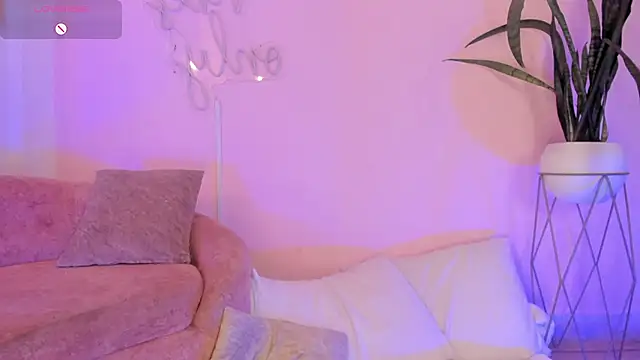 Snapshot of Lucy_Vega chatting on November 8, 2025, 4:16 am Lucy Vega online show from November 8, 2025, 4:16 am