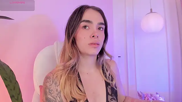 Snapshot of Lucy_Vega chatting on November 7, 2025, 4:50 am Lucy Vega online show from November 7, 2025, 4:50 am