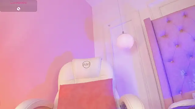 Snapshot of Lucy_Vega chatting on November 14, 2025, 5:00 am Lucy Vega online show from November 14, 2025, 5:00 am