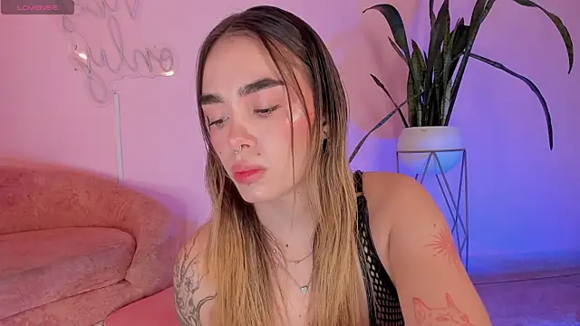 Snapshot of Lucy_Vega chatting on October 31, 2025, 4:53 am Lucy Vega online show from October 31, 2025, 4:53 am