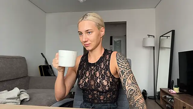 Snapshot of AnneBall chatting on November 29, 2025, 10:04 am AnneBall online show from November 29, 2025, 10:04 am