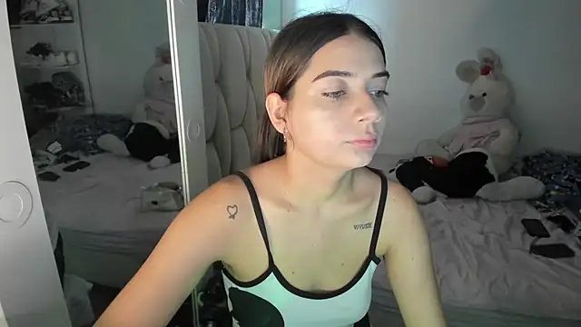 Snapshot of KittyKlum chatting on July 13, 2026, 4:39 pm KittyKlum online show from July 13, 2026, 4:39 pm